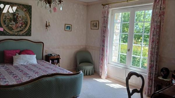 Autonomie complète de plain-pied. Pavillon avec petite vue sur la Mer et la Hougue sur 2.339 m² de t