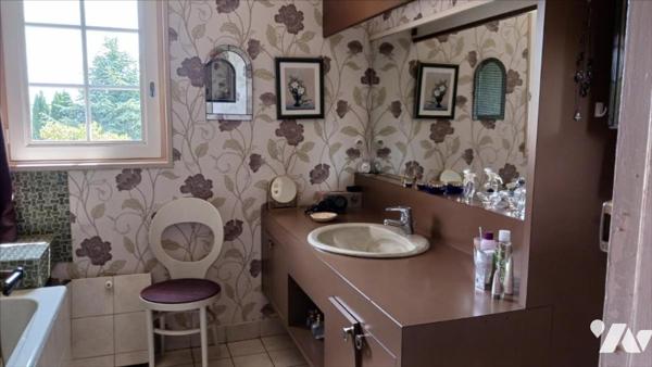 Autonomie complète de plain-pied. Pavillon avec petite vue sur la Mer et la Hougue sur 2.339 m² de t