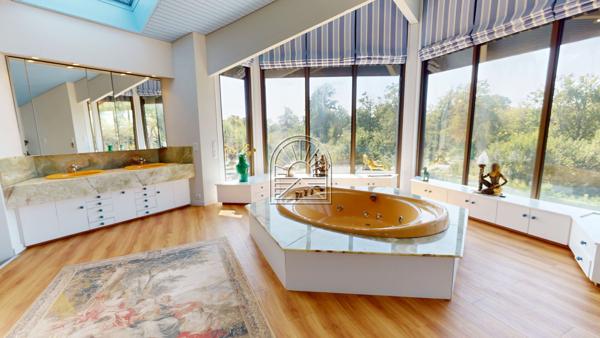 Propriete 8 pièce(s) 4 chambre(s) 413 m²
