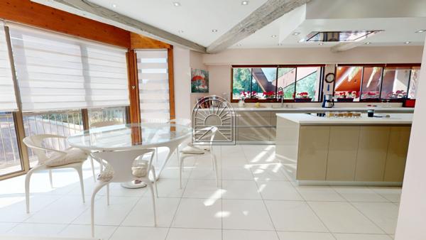 Propriete 8 pièce(s) 4 chambre(s) 413 m²