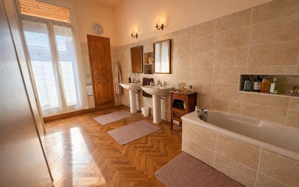 Maison à vendre    8 pièces •  Carcassonne