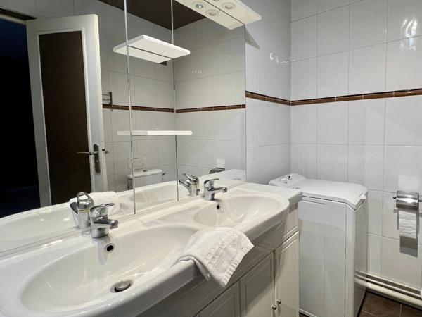 DEAUVILLE – Adresse d’exception à deux pas de la plage et du centre -Duplex lumineux avec balcon