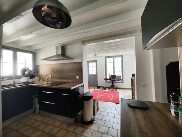 Maison de 112 m² avec dépendances, à 2 pasdu centre ville de Lisieux