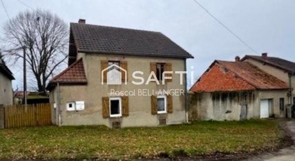 Découvrez cette charmante maison de 6 pièces à Servant (habitable de suite), offrant une surface habitable de 132 m² sur un vaste terrain de 2930m²