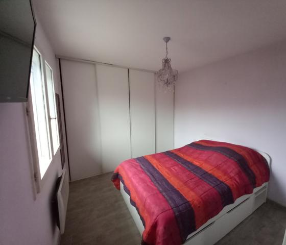 Urcuit (64990) Maison mitoyenne un T 3 rez de plain-pied, terrasse, parking.Urcuit centre ville