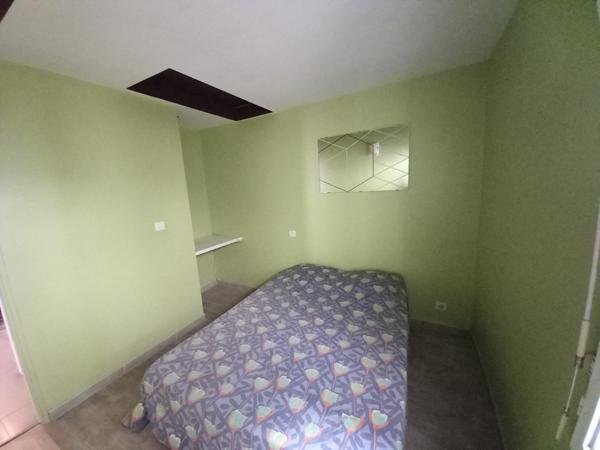 Urcuit (64990) Maison mitoyenne un T 3 rez de plain-pied, terrasse, parking.Urcuit centre ville