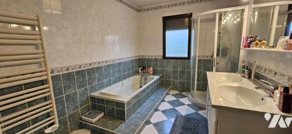 Nouveauté maison plain-pied 110 m² - 3 chambres - 700m² jardin 