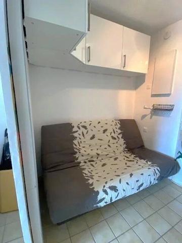 Vente                                                      Appartement
                        
                     1 pièces                      18 m2                     à La Londe-les-Maures