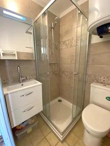 Vente                                                      Appartement
                        
                     1 pièces                      18 m2                     à La Londe-les-Maures