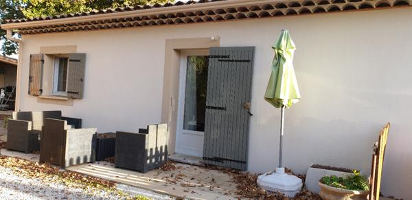 EXCLUSIVITÉ VEDENE - GRAND AVIGNON - APPARTEMENT/MAISON DE PLAIN PIED DE TYPE 2 Loyer 418€ pour PERSONNE SEULE OU ETUDIANT AVEC TERRASSE ET 1 PL DE PARKING