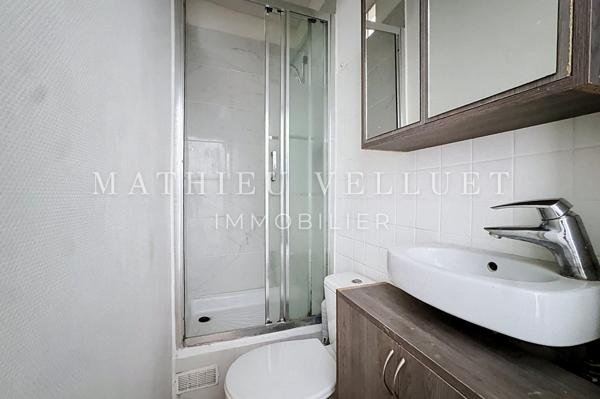 Quartier Jules-Joffrin, Rue Marcadet : Studio 19.40m2 carrez situé au 1er étage, exposé Sud