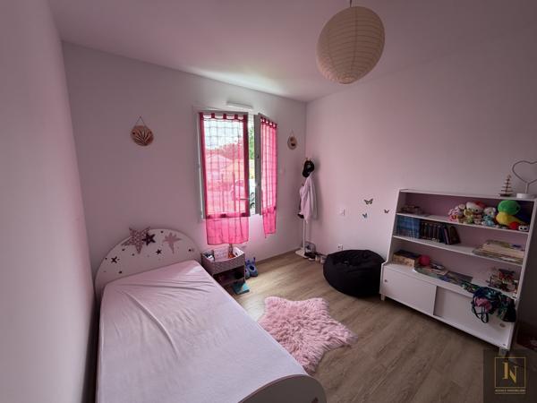 Maison
                                                                                                                                                                                                                                                                                                                        5 pièce(s)                                                                                                                                                                                                          3 chambre(s)                                                                                                                                                                                                          95.55  m²