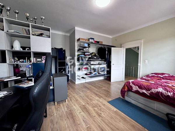 Maison spacieuse à vendre à Serémange-Erzange - 6 chambres, piscine et garage