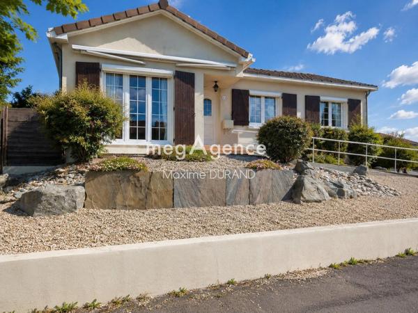 Maison à SAINT-PIERRE-DES-ECHAUBROGNES, 79700 - 6 pièces 110m²