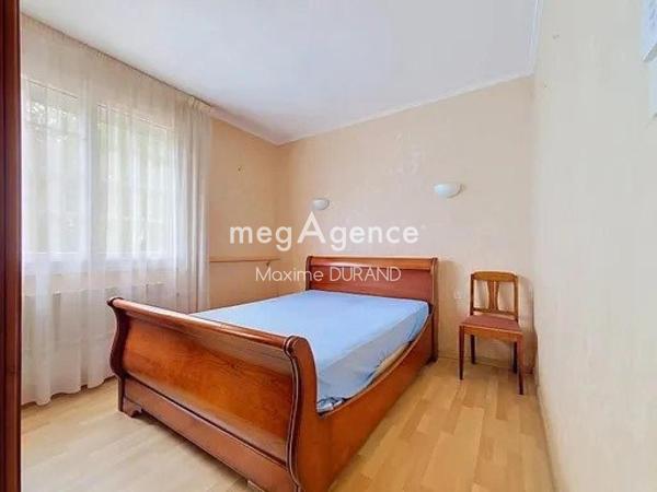 Maison à SAINT-PIERRE-DES-ECHAUBROGNES, 79700 - 6 pièces 110m²