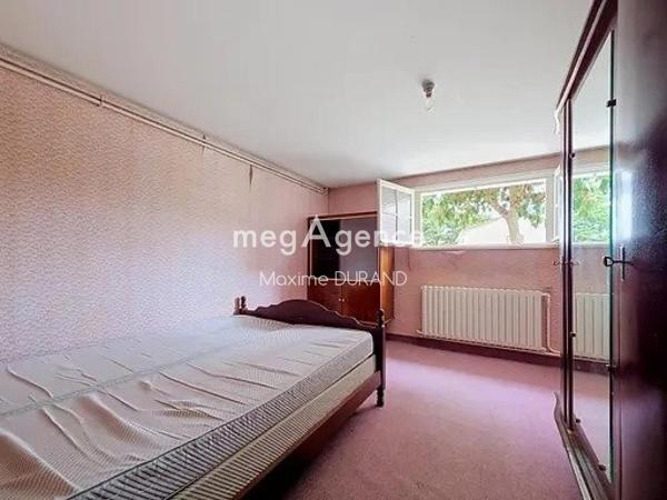 Maison à SAINT-PIERRE-DES-ECHAUBROGNES, 79700 - 6 pièces 110m²