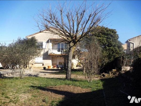 Grande villa sur 1400 m² de jardin avec piscine