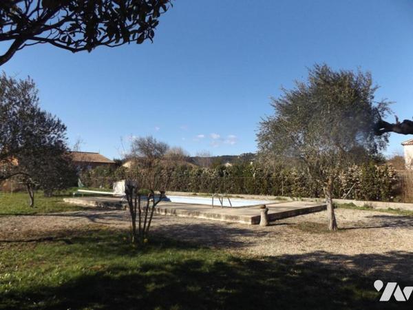 Grande villa sur 1400 m² de jardin avec piscine