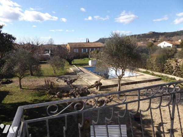 Grande villa sur 1400 m² de jardin avec piscine