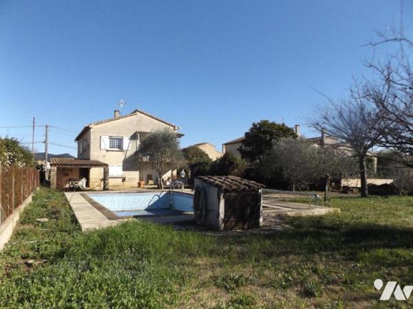 Grande villa sur 1400 m² de jardin avec piscine