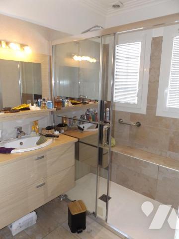 Grande villa sur 1400 m² de jardin avec piscine