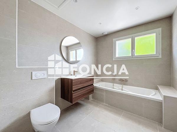 À vendre Maison 4 pièces 100 m² - Nîmes 30900