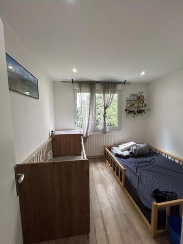 Location                                                      Appartement
                        
                     4 pièces                      81 m2                     à Villeurbanne