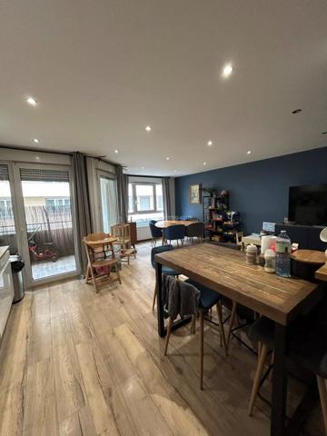 Location                                                      Appartement
                        
                     4 pièces                      81 m2                     à Villeurbanne