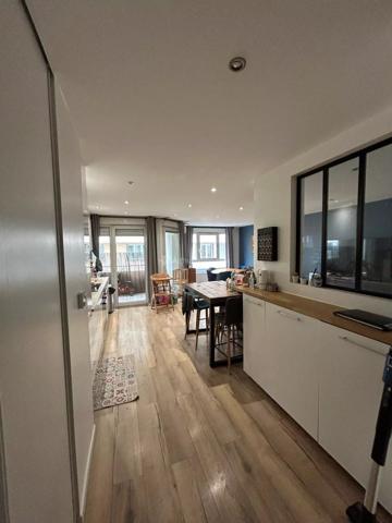 Location                                                      Appartement
                        
                     4 pièces                      81 m2                     à Villeurbanne