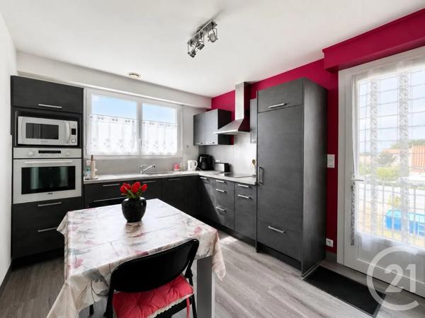 Maison à vendre  6 pièces - 147,35 m 2   ST HILAIRE DE RIEZ  - 85