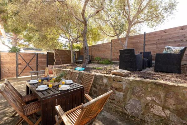 Maison à HYERES, 83400 - 8 pièces 120m²