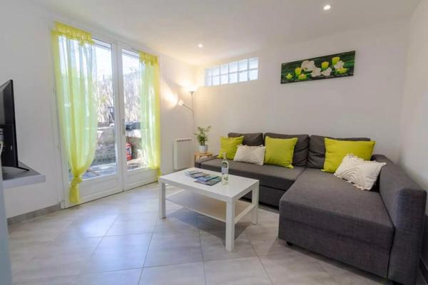 Maison à HYERES, 83400 - 8 pièces 120m²