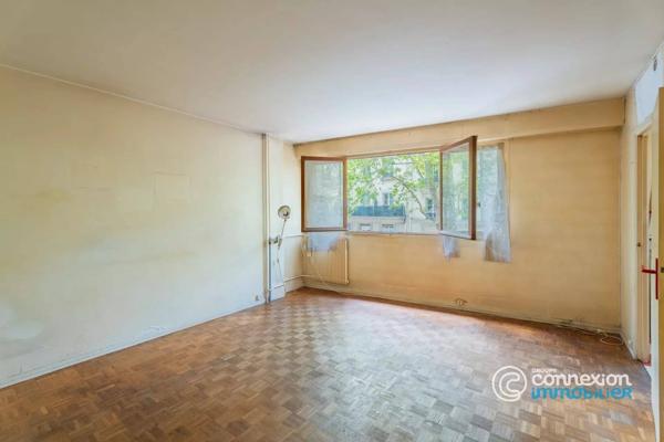 Studio lumineux à rénover