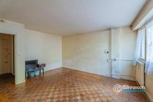 Studio lumineux à rénover