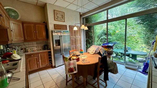 CROIX CENTRE – Maison individuelle 189 m² – 5 chambres – Jardin – Garage