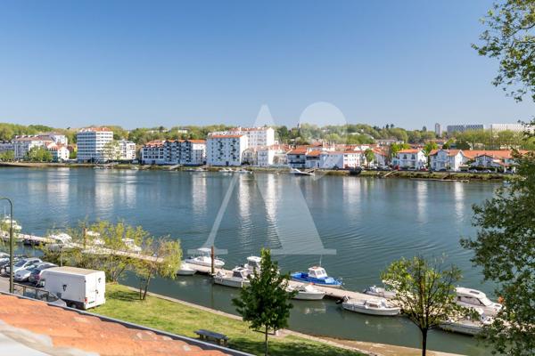 LOFT DE CHARME EN DERNIER ETAGE - 1750 / 2021 - Vue sur l'Adour - Bayonne