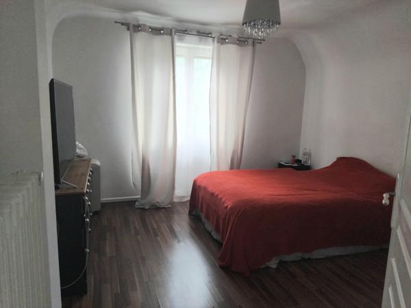 Maison avec magnifique terrain rare