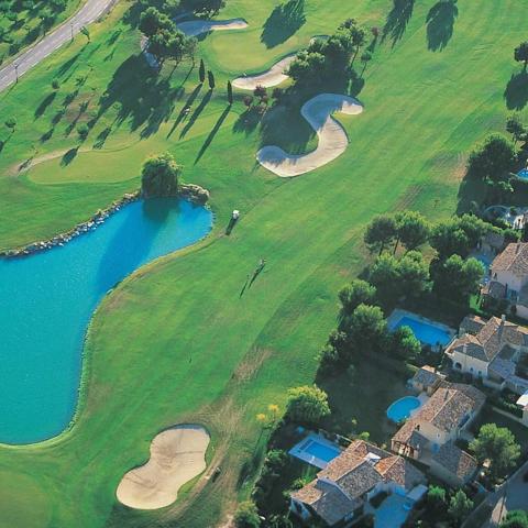 Villa d’exception au cœur du Golf International de Pont Royal - Vente à Terme Libre