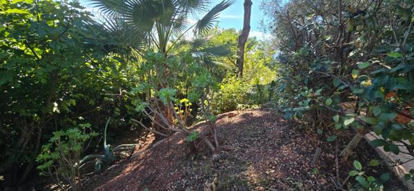 Maison à vendre 5 pièces LA FARLEDE (83)+garage double.