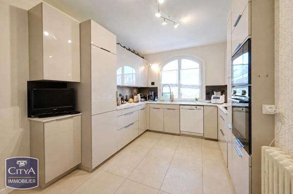 Maison à vendre 7 pièces 202.8m² Saint-Marcellin (38160)