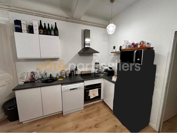 Location
                Appartement76,95 m² - 3 Pièces -
                    CLERMONT FERRAND (63000)