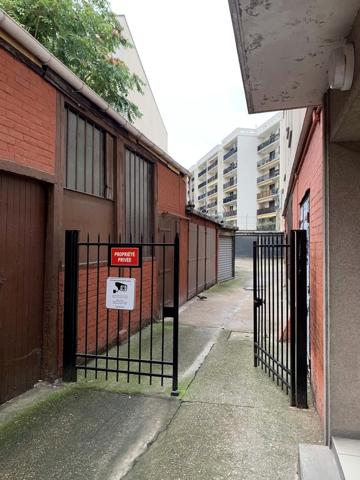 Parking/box · Vente St Denis (93200) 90m²