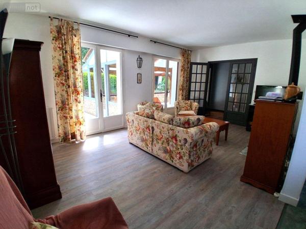 Maison à vendre à Bagnoles-de-l'Orne-Normandie dans l'Orne (61140), ref : 61049-1059