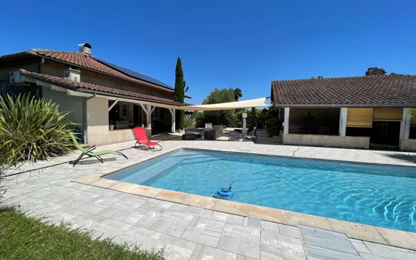 Maison à vendre    6 pièces • 260 m2 Poyanne