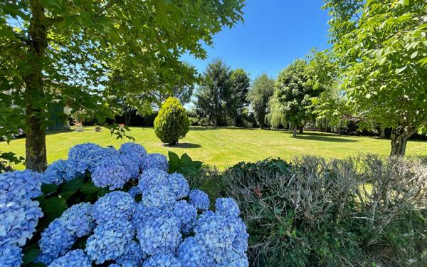 Maison à vendre    6 pièces • 260 m2 Poyanne