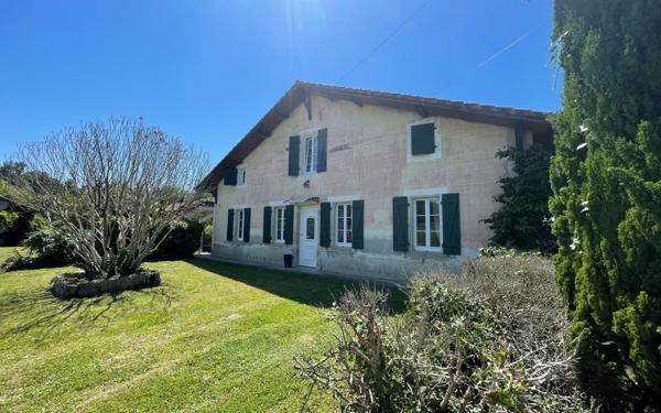 Maison à vendre    6 pièces • 260 m2 Poyanne