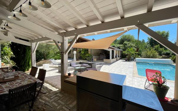 Maison à vendre    6 pièces • 260 m2 Poyanne