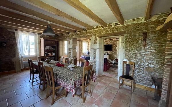 Maison à vendre    6 pièces • 260 m2 Poyanne