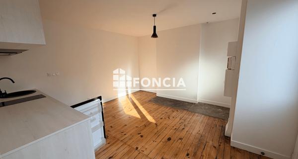 Location Studio 28.7 m² - Saint-étienne 42000