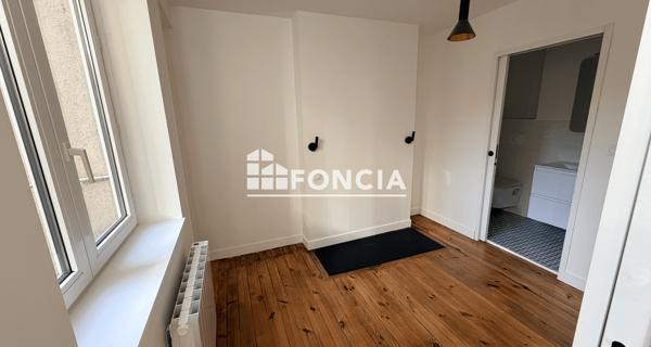 Location Studio 28.7 m² - Saint-étienne 42000